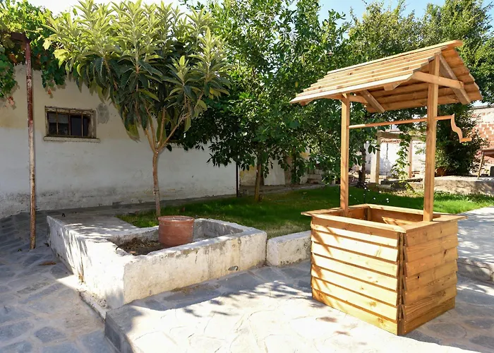 Holiday home Petra Karvali