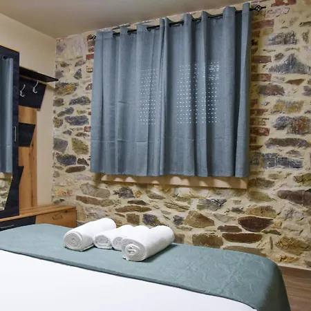 Petra Karvali بيت للعطل *