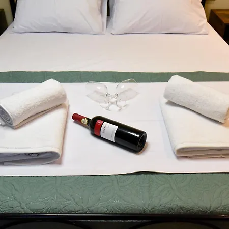 بيت للعطل Petra Karvali